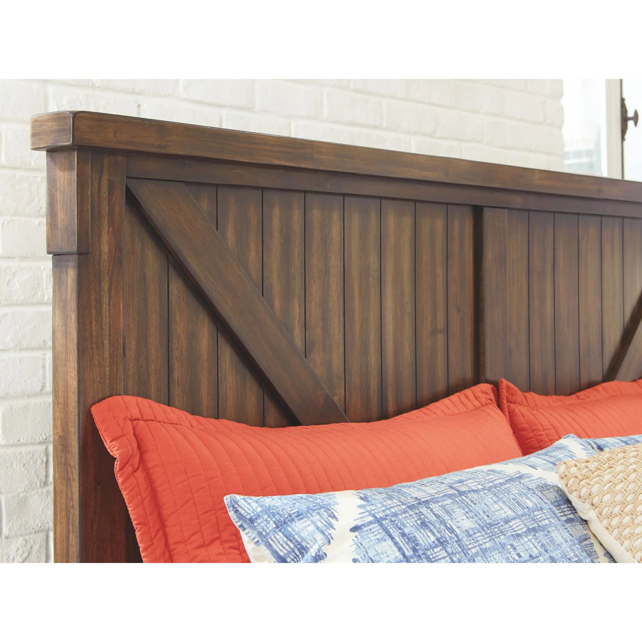 Lakeleigh 3 Piece Queen Bed w/Bench - Image 17